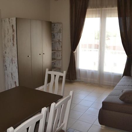Aranyszarvas Panzio, Etterem Es Grillterasz Apartment Exterior photo