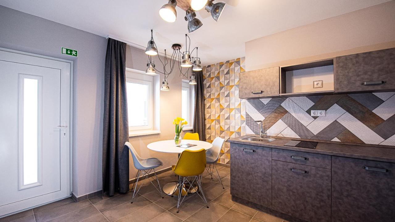 Aranyszarvas Panzio, Etterem Es Grillterasz Apartment Exterior photo